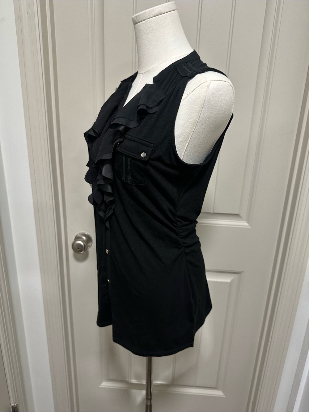 White House Black Market Black Sleeveless Top - Picture 3 of 5